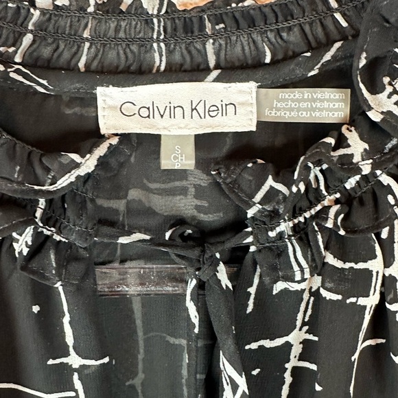 Calvin Klein Women's Printed Chiffon Peasant Blouse- Size Small - Picture 3 of 7